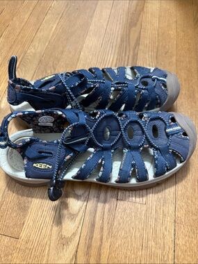 KEEN Kids Navy Floral Closed-Toe Sport Sandals